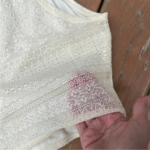 New Hollister Y2K Creme Lace Semi Sheer Crop Top - Picture 2 of 7